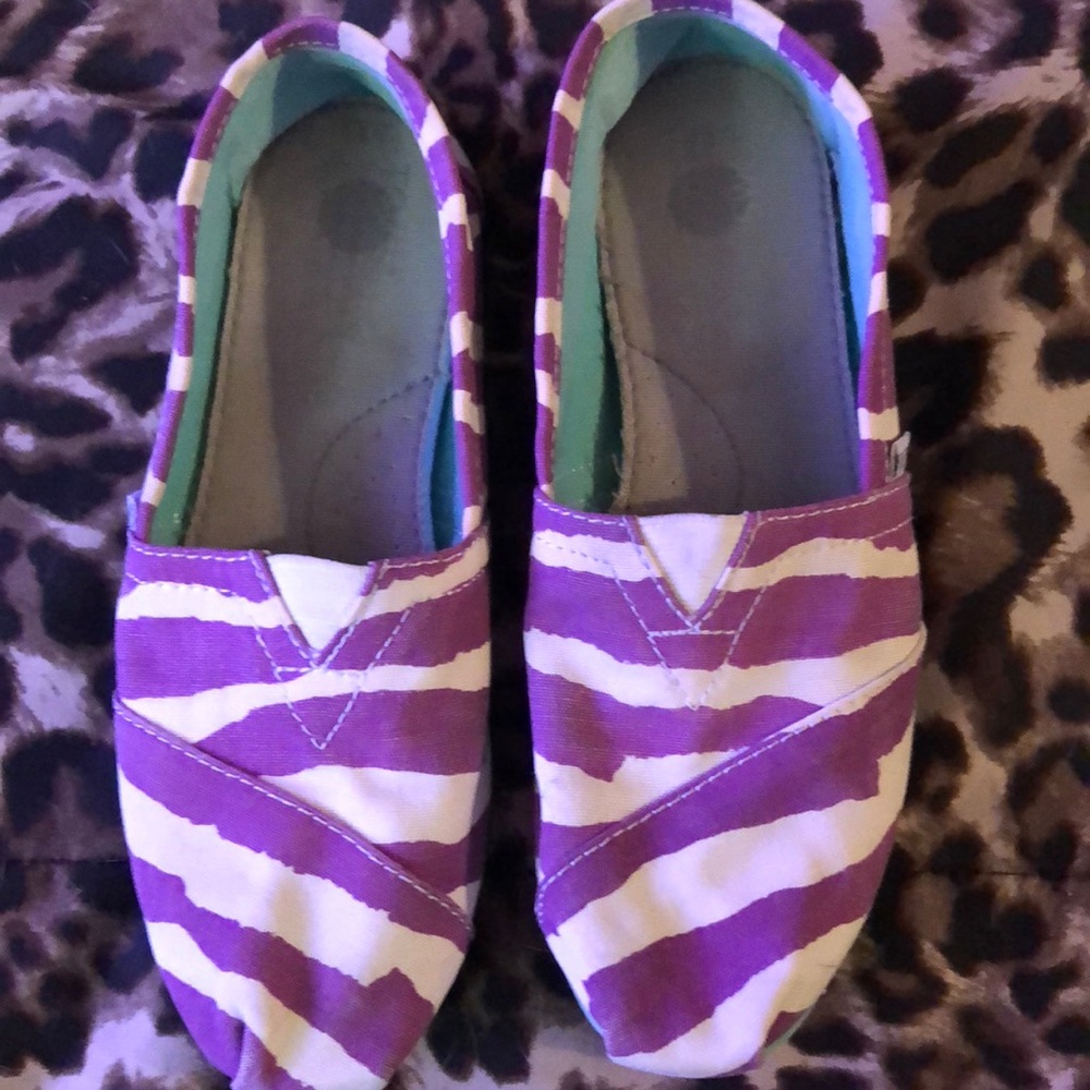 Purple and White Zebra Tom’s